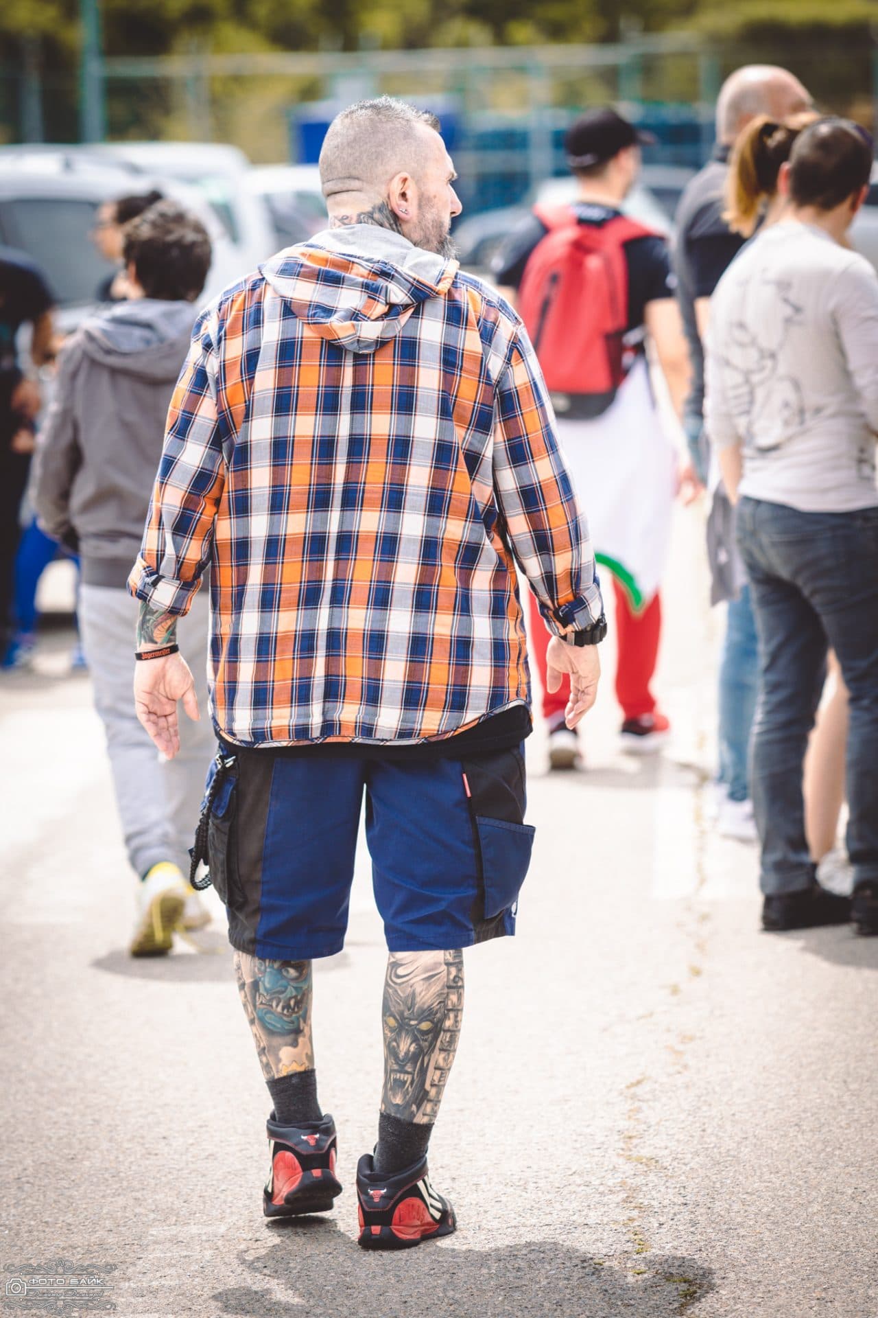 Благотворително стънд шоу 43