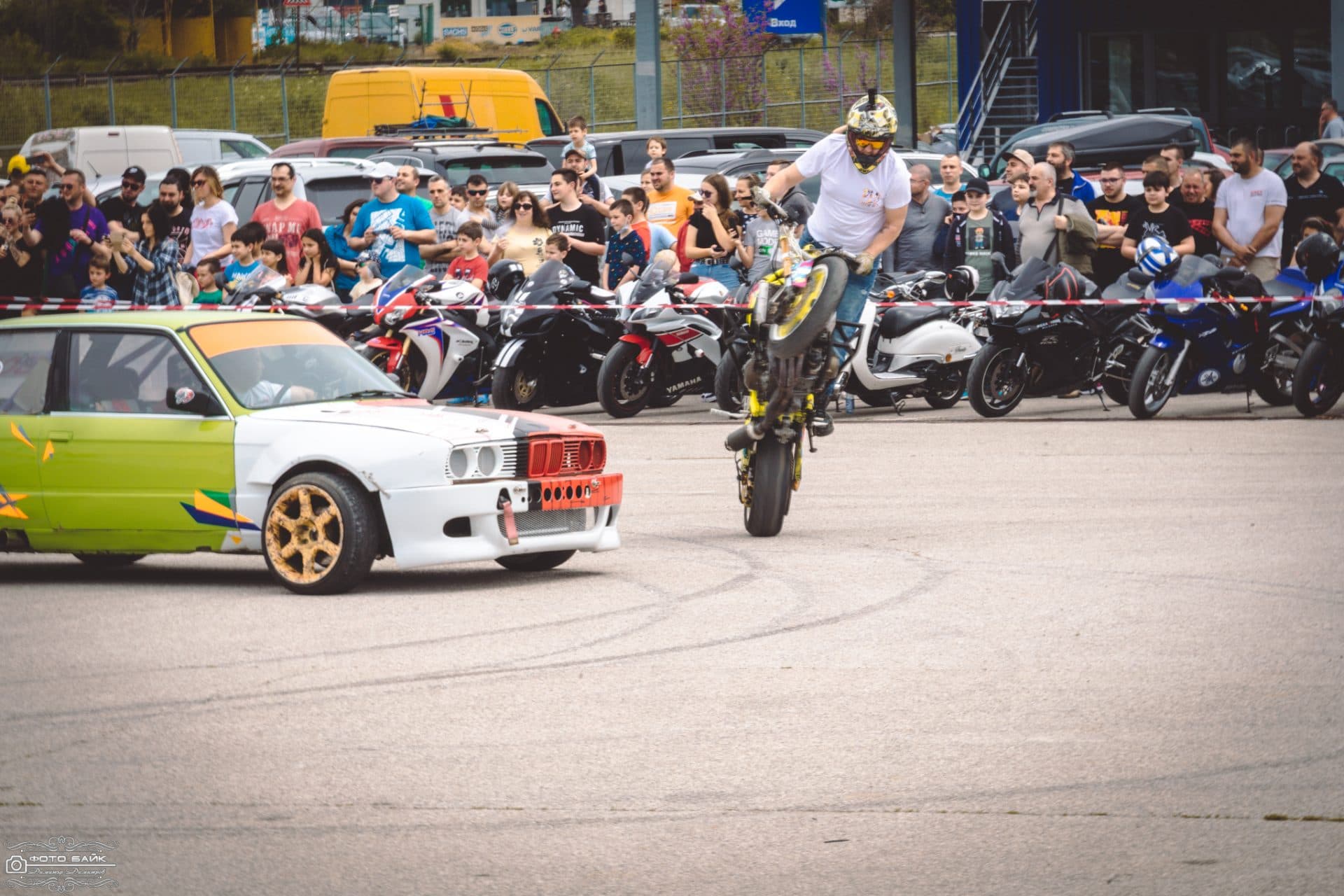 Благотворително стънд шоу 51