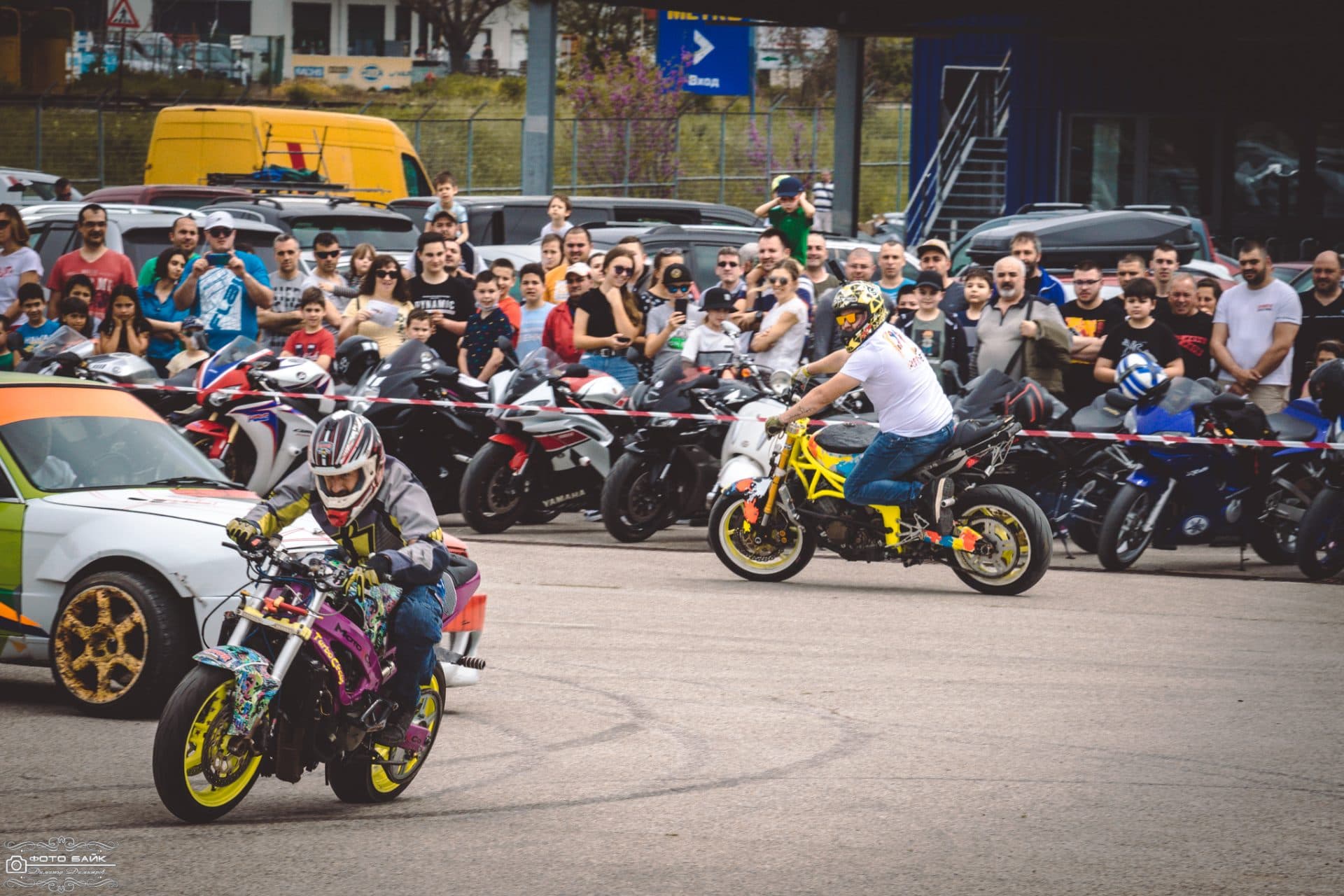 Благотворително стънд шоу 53