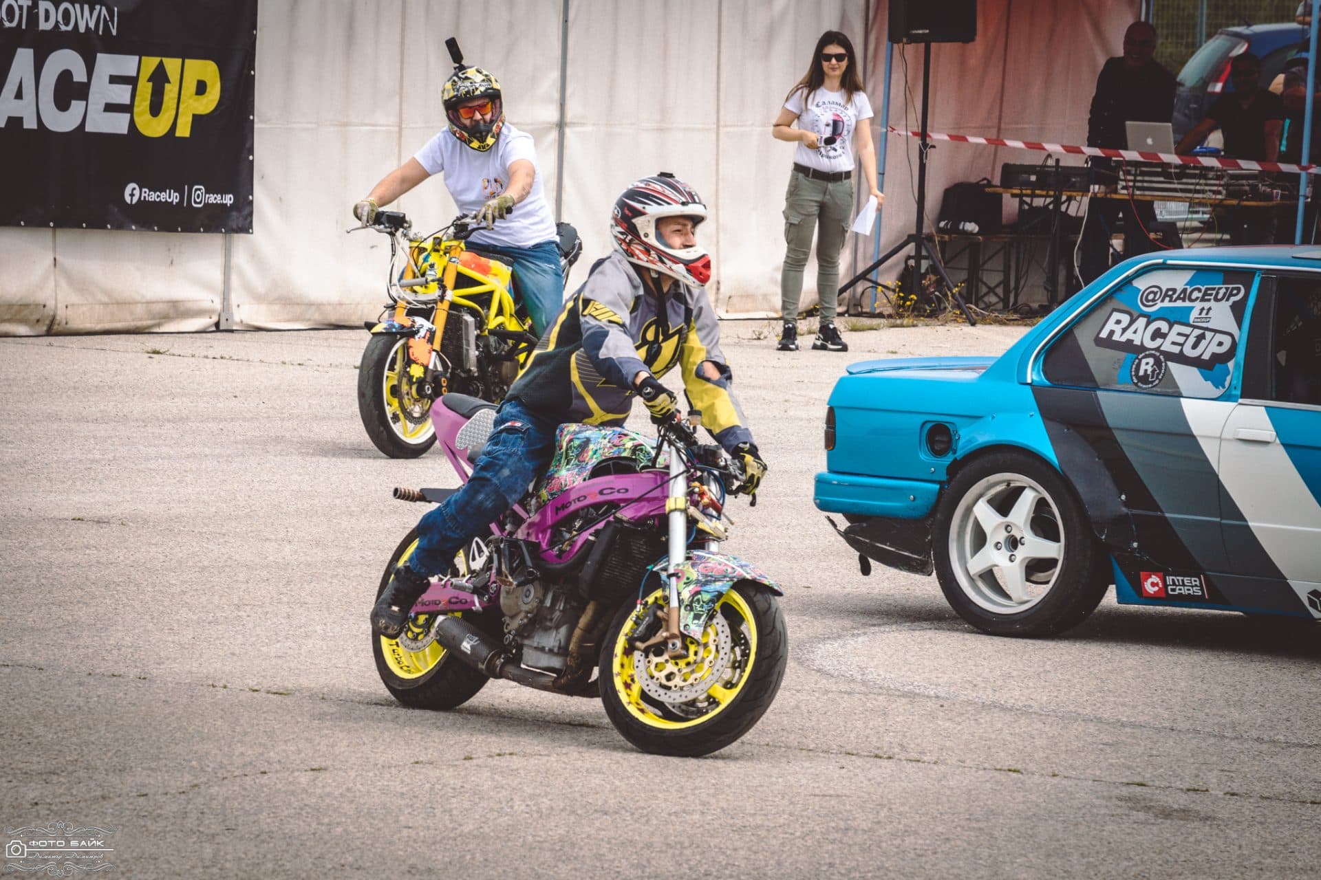 Благотворително стънд шоу 55