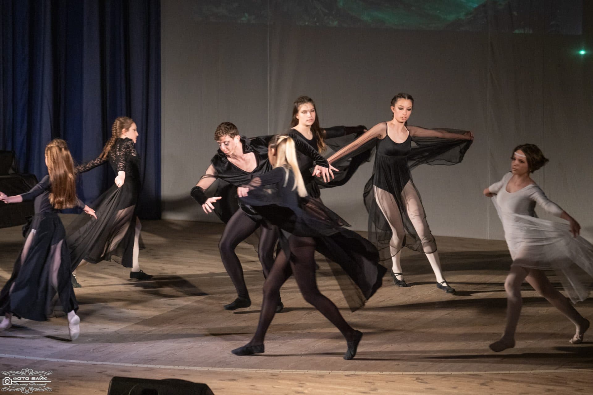 Спектакъл Тайните На Нощта 34