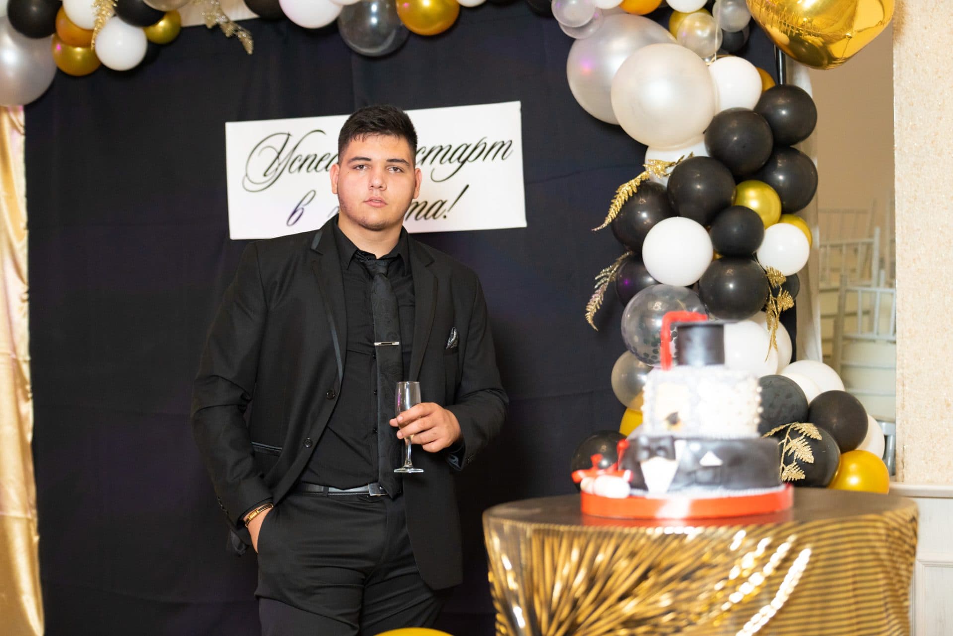 Абитуриентска фотография Християн 2