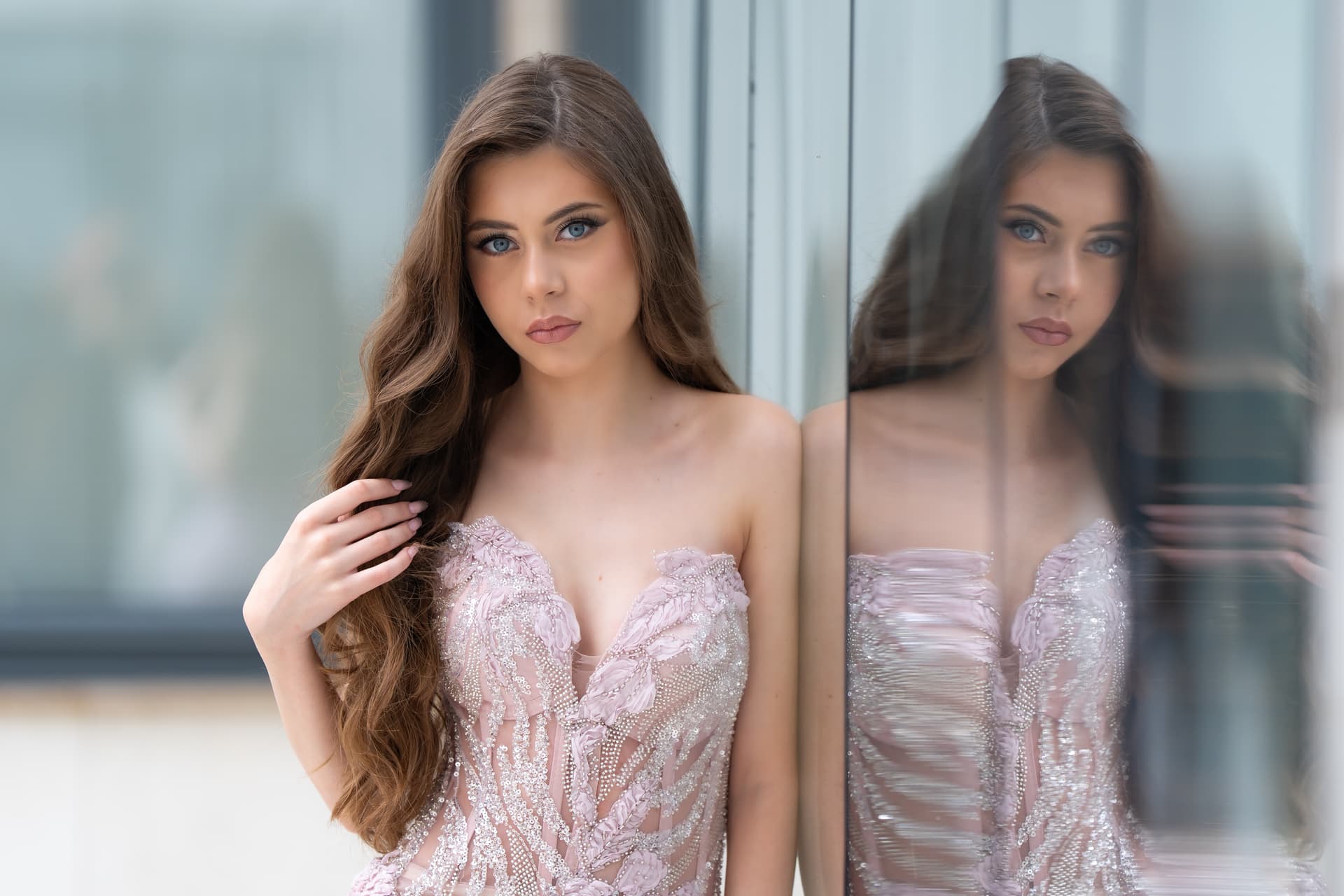 Абитуриентска фотография Лора 8